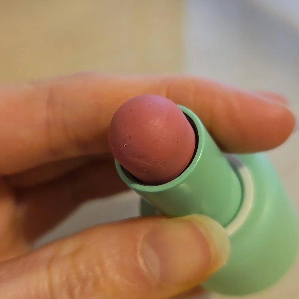 Mint Green Lipstick Stick in Soft Pink - Unbranded